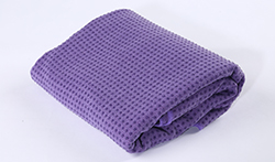 Silicone dot towel spreader